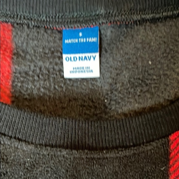Old Navy Red and Black Checkered Fleece Long Sleeve Shirt - Picture 2 of 7
